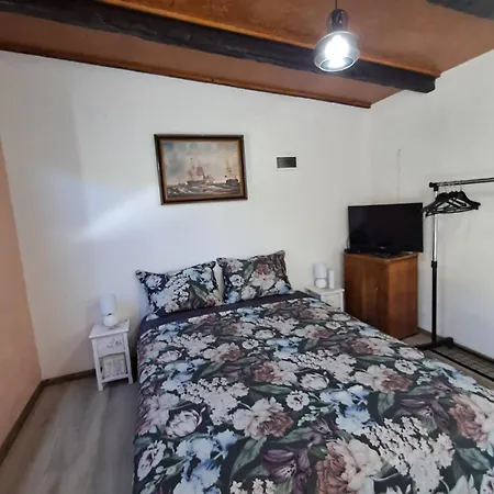 Apartment G8 *