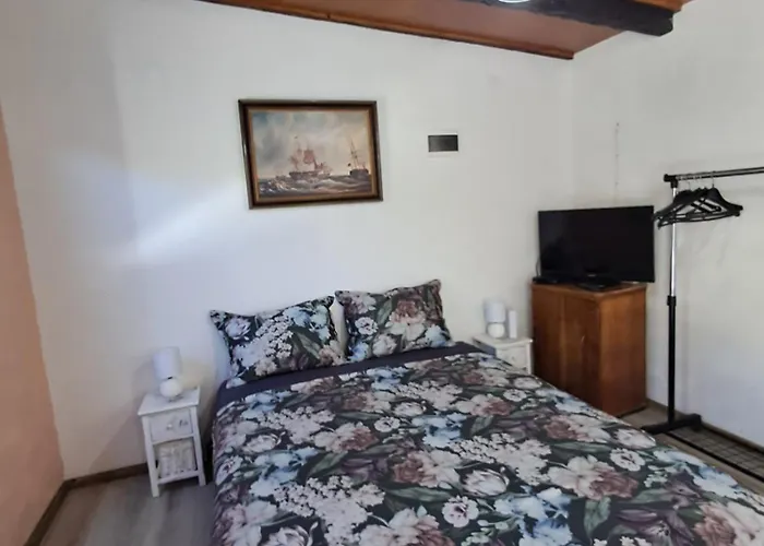 Apartment G8 *